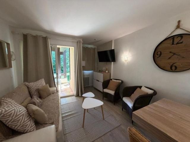"LE LOFT" , 4 Personnes, Rez de jardin, Terrasse, Piscine Deauville Apartment in Deauville