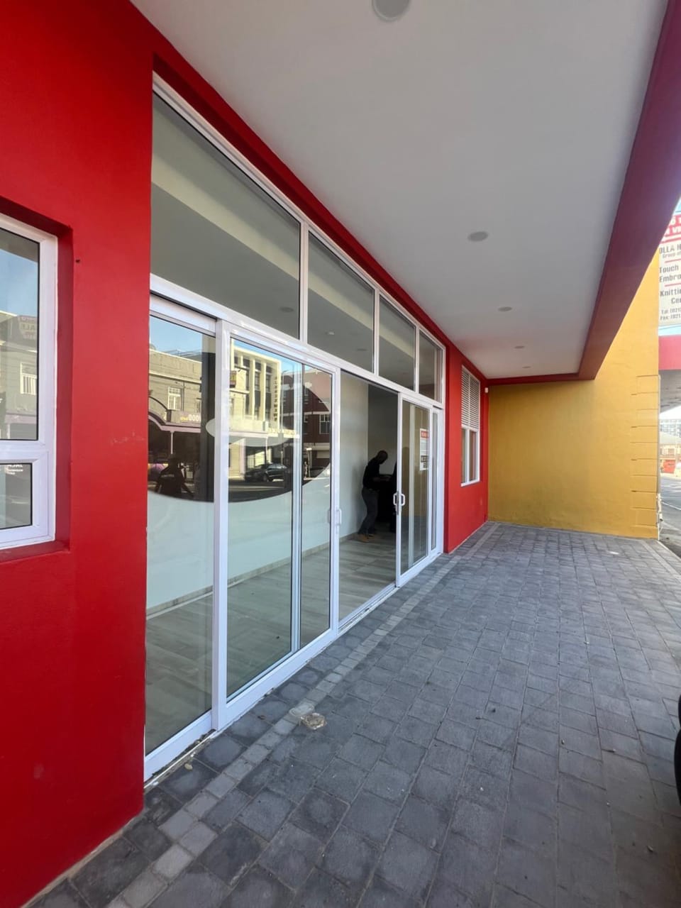 Facade/entrance