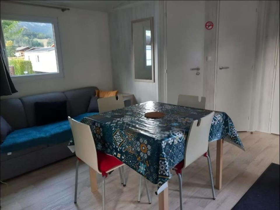 Communal lounge/ TV room, Living room, Dining area
