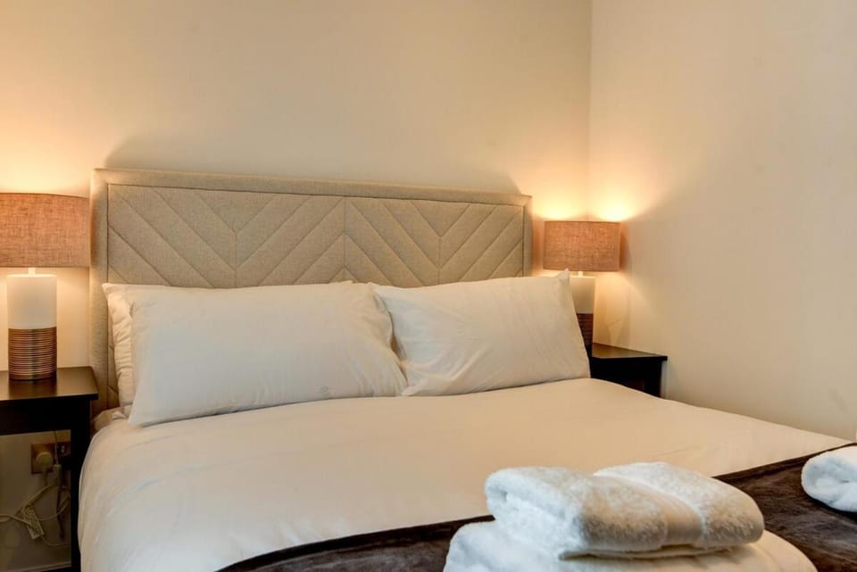 Modern One Bedroom Near the Sea - 26Marine Sq by Bluehouse Shortlets Brighton Apartment in Brighton