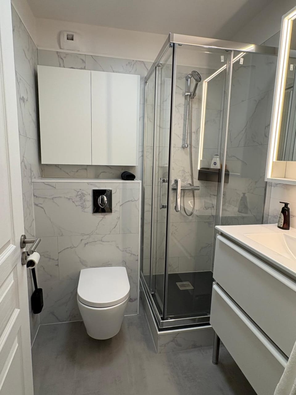 Toilet, Bathroom
