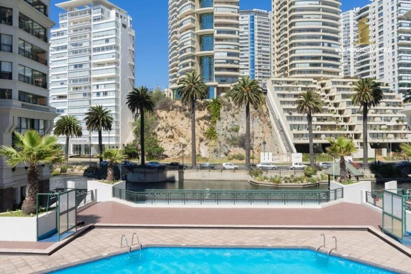 Departamento condominio puerto pacifico Cuatro Personas Playa Apartment in Vina del Mar