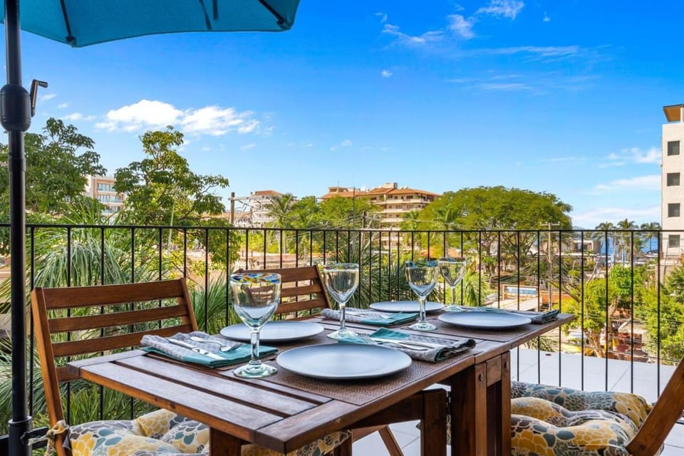 Balcony/Terrace, City view