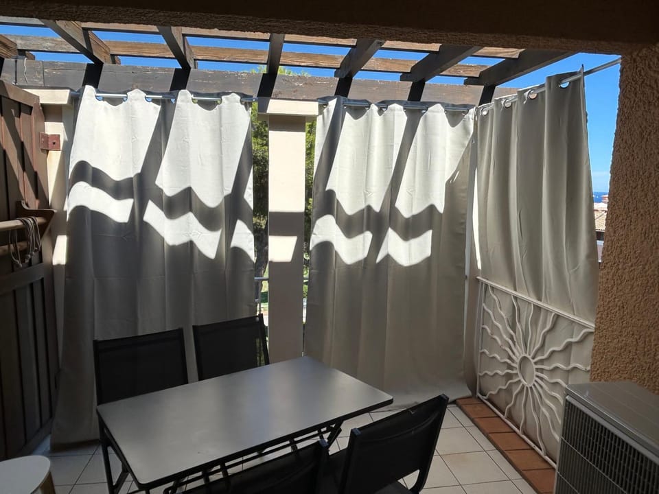 Balcony/Terrace, Dining area