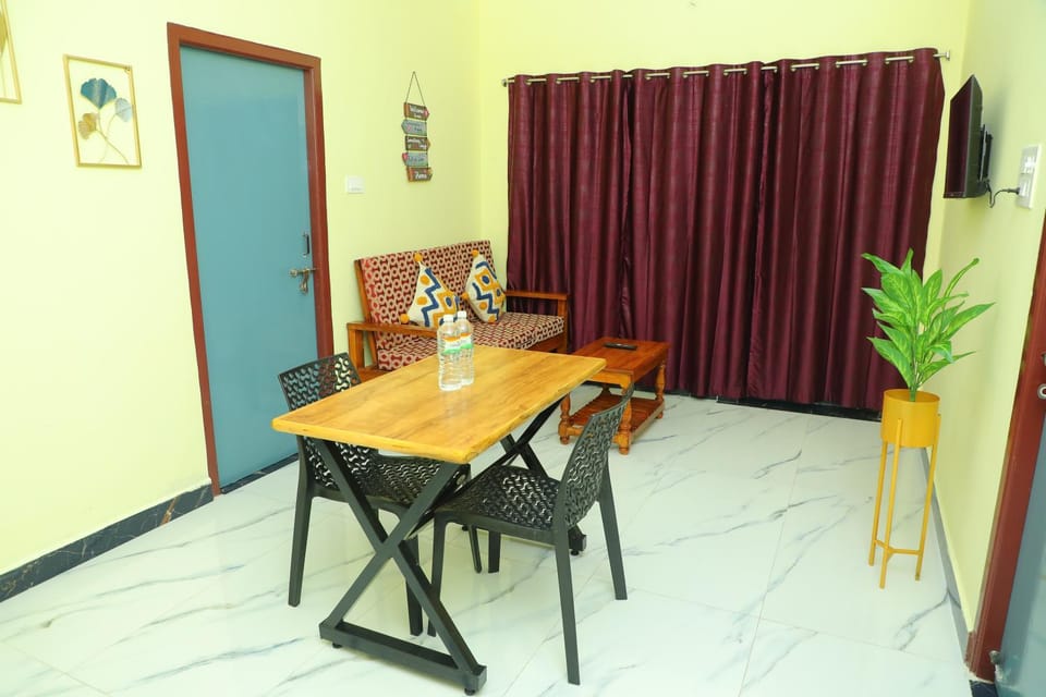 Living room, Dining area