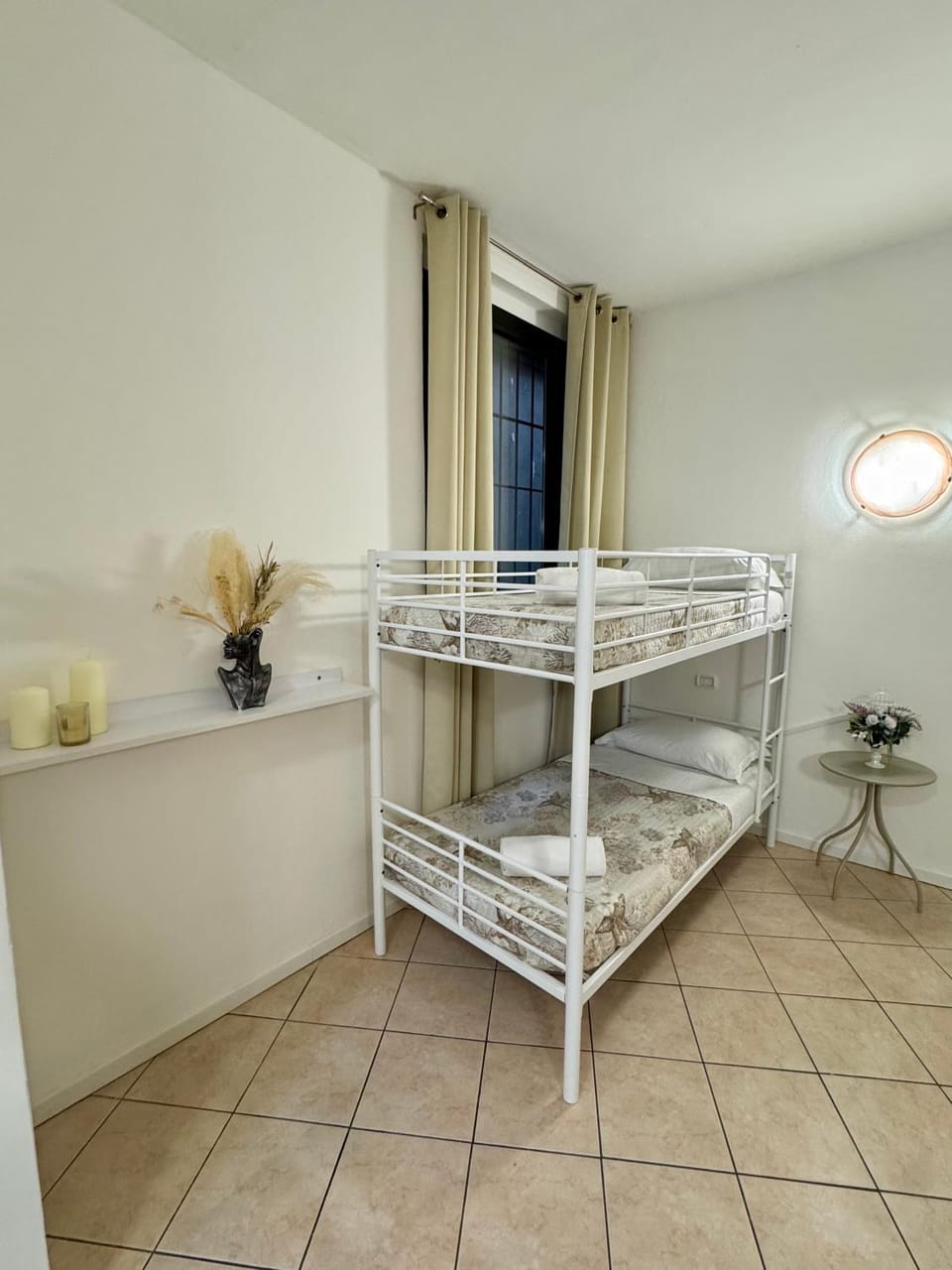 Bed, bunk bed