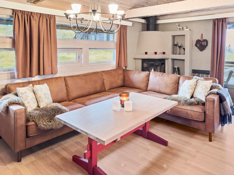 Utsikt mot fjellene Ski in out 16 sengeplasser House in Viken, Norway