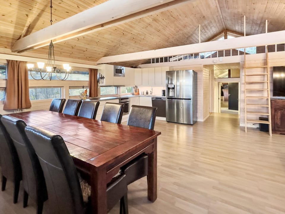 Utsikt mot fjellene Ski in out 16 sengeplasser House in Viken, Norway