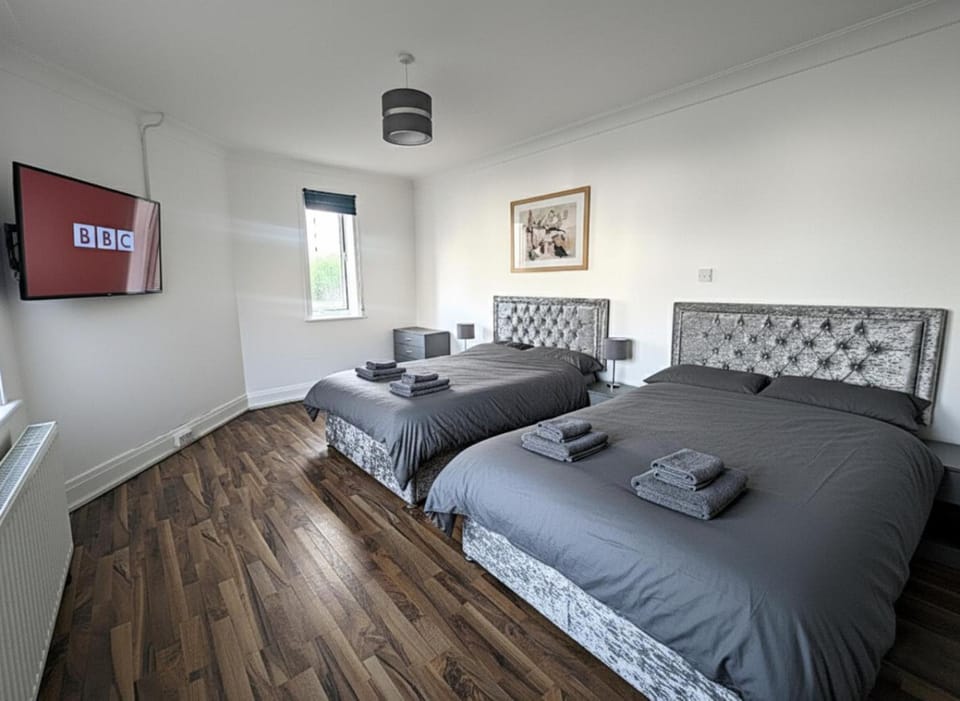 The Music Rooms! Rooms above Griffin Pub-Winter 2026 Sale! Inn in Southampton