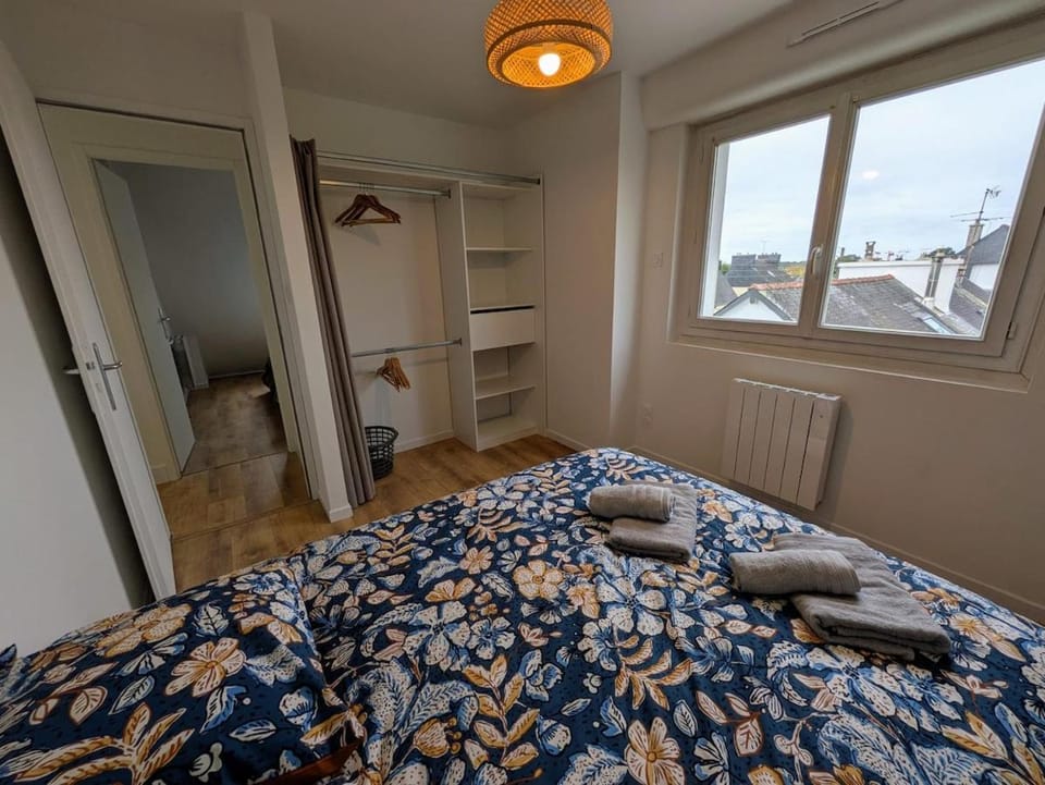 Bed, Photo of the whole room, Bedroom, wardrobe