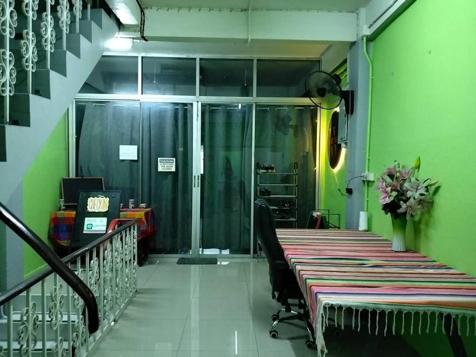 A fantastic house next to W district food market Bed and Breakfast in Bangkok