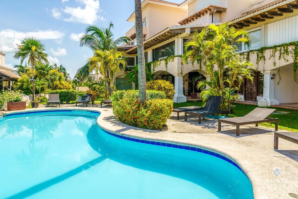 Property building, Patio, Day, Garden, Swimming pool