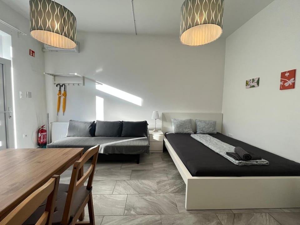 Leaf Song 1 Apartment in Budapest