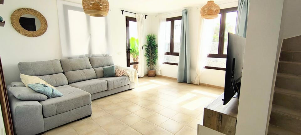 Communal lounge/ TV room, TV and multimedia, Living room