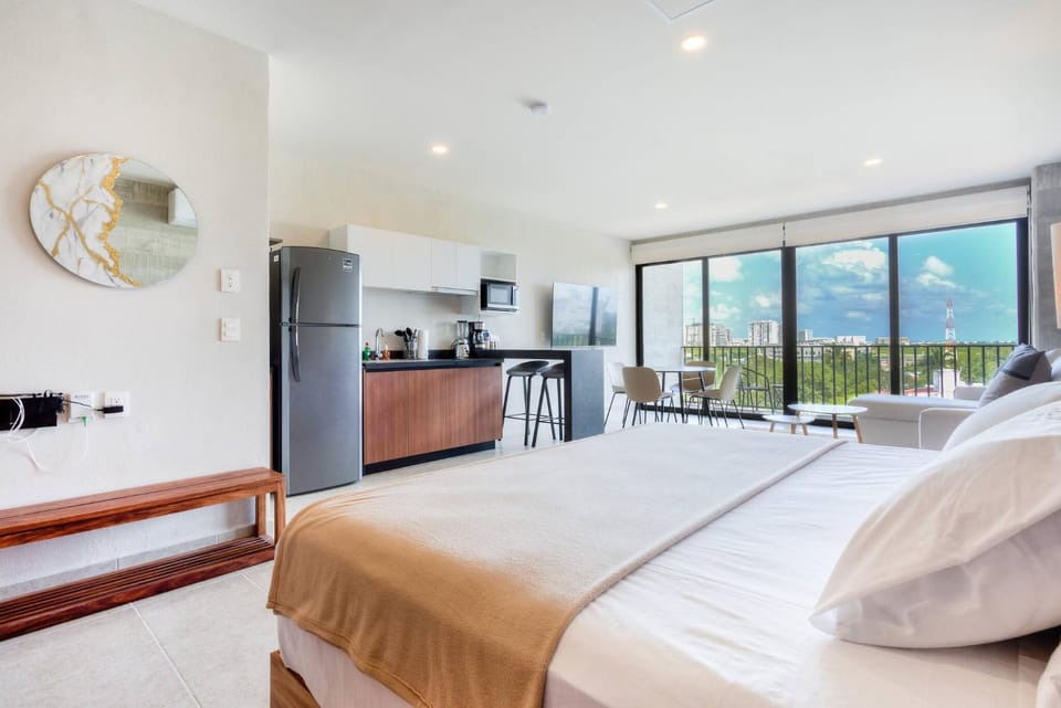 Property building, Restaurant/places to eat, Fitness centre/facilities, Area and facilities, Supermarket/grocery shop, Shopping Area, Swimming pool, Location