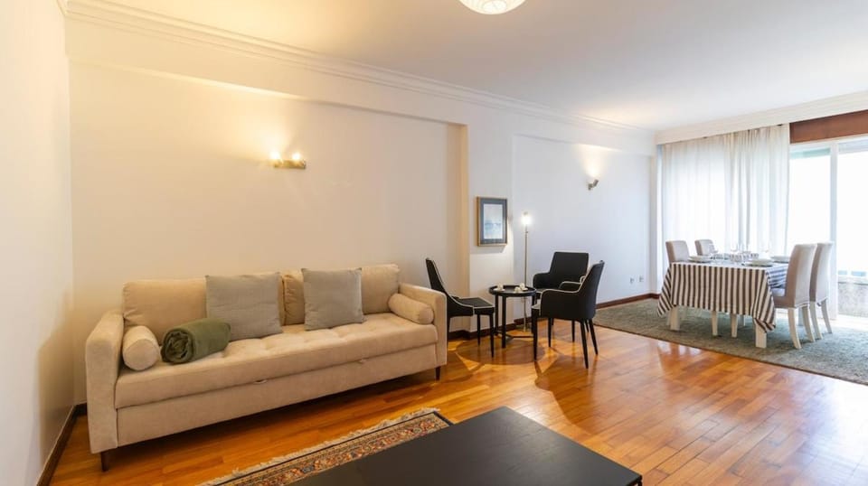 Charmy Rodrigues Lobo Apartments Apartment in Porto