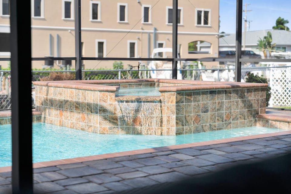Hot Tub, Pool view, Swimming pool, Swimming pool