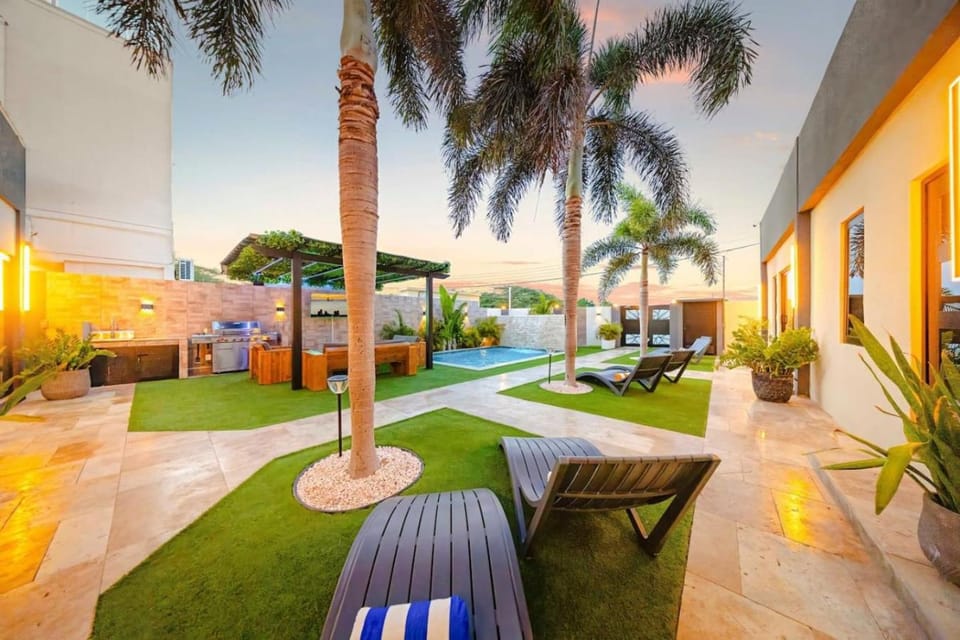 Palm Beach Sea La Vie Suites Apartment in Noord