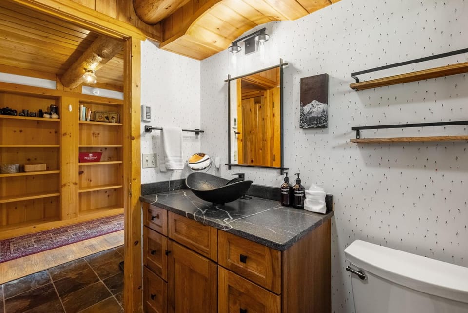 Big Sky Cozy Cabin Lone Peak Views Hot Tub Cabin in Big Sky