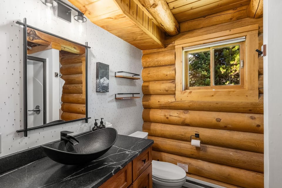 Big Sky Cozy Cabin Lone Peak Views Hot Tub Cabin in Big Sky