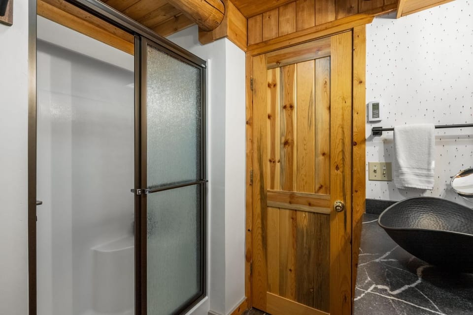 Big Sky Cozy Cabin Lone Peak Views Hot Tub Cabin in Big Sky