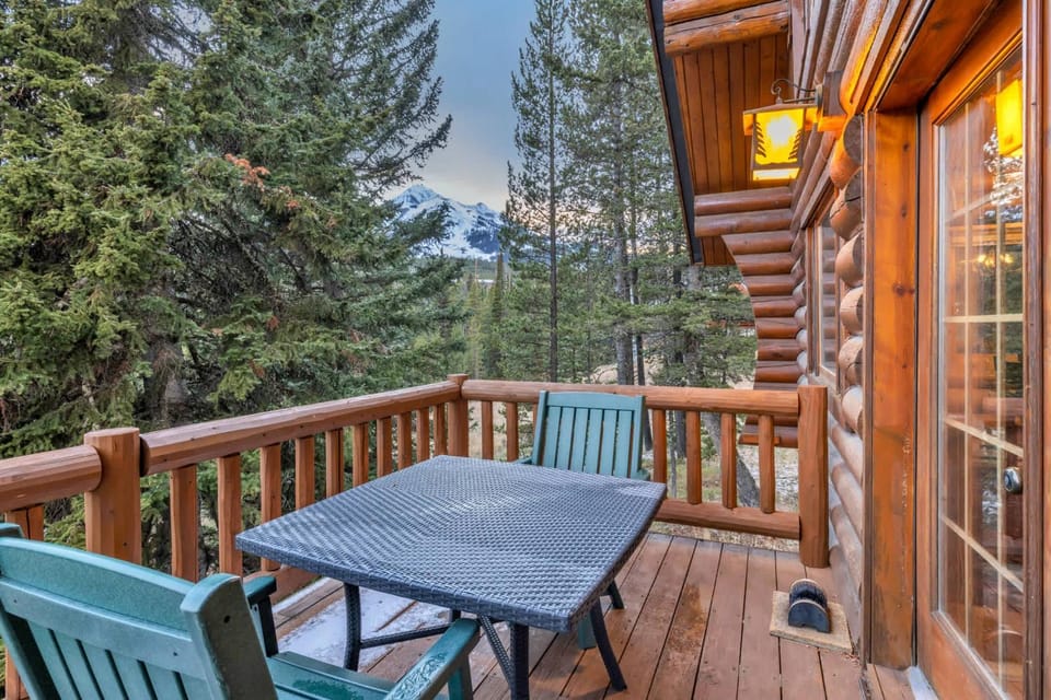 Big Sky Cozy Cabin Lone Peak Views Hot Tub Cabin in Big Sky