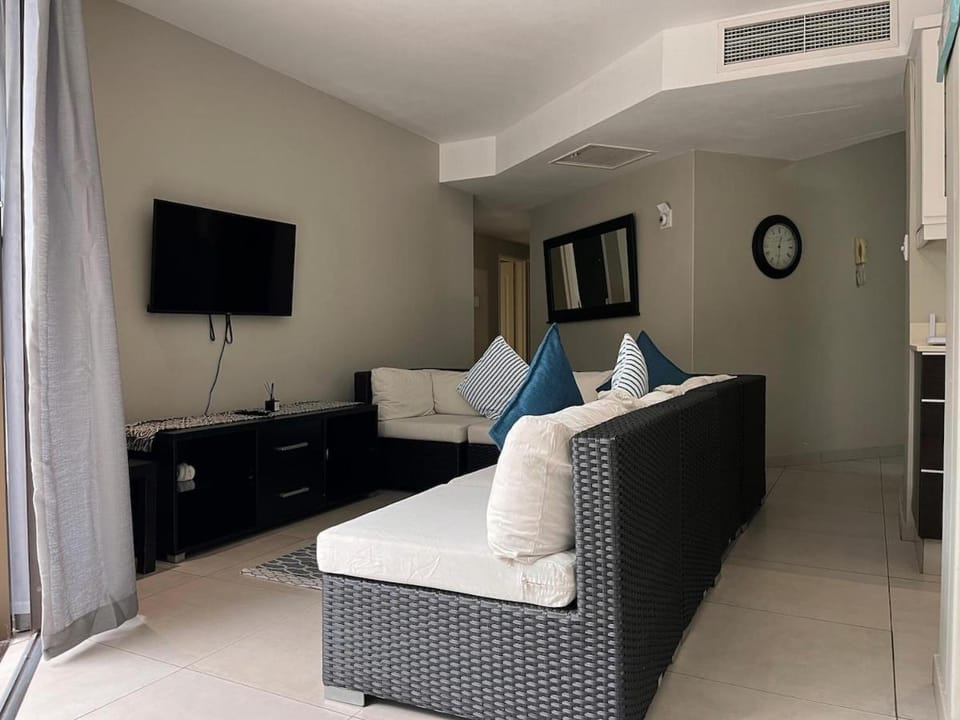 Groundfloor Beachfront Apartment Apartment in Umhlanga