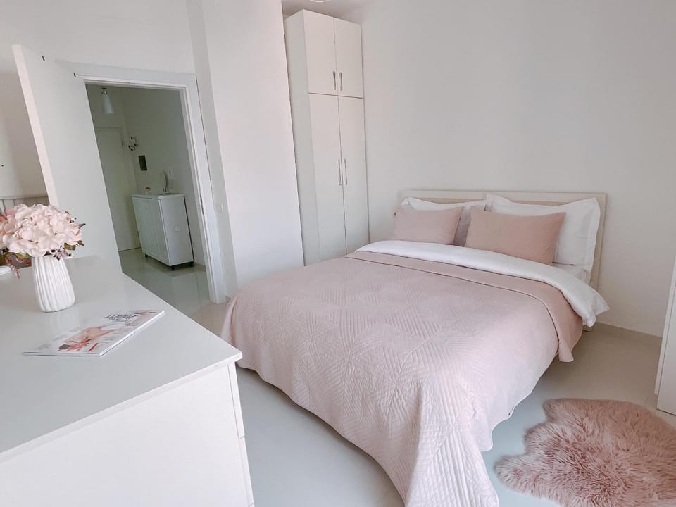 Bedroom, wardrobe