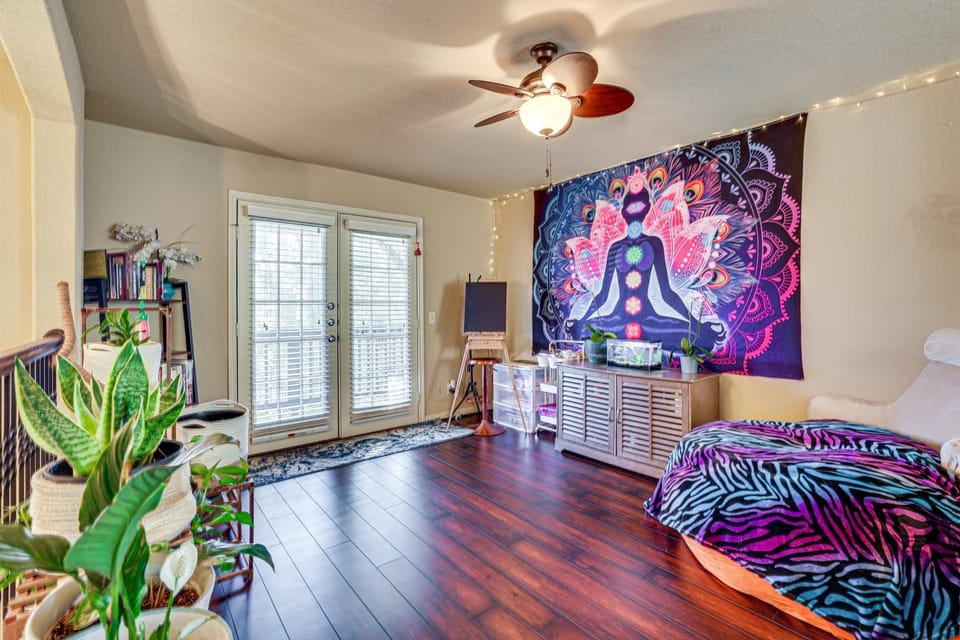 Family Home: Cook, Create & Unwind Near Lackland House in San Antonio