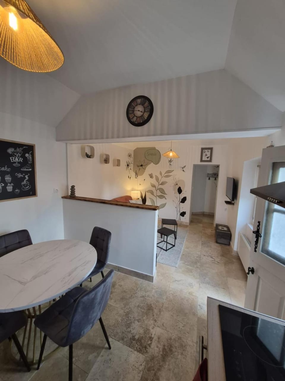 Living room, Dining area