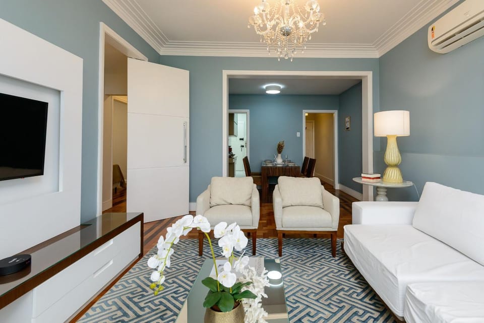 3 BDRs, 2 minutes from Copacabana Beach | JN 43/42 Apartment in Rio de Janeiro