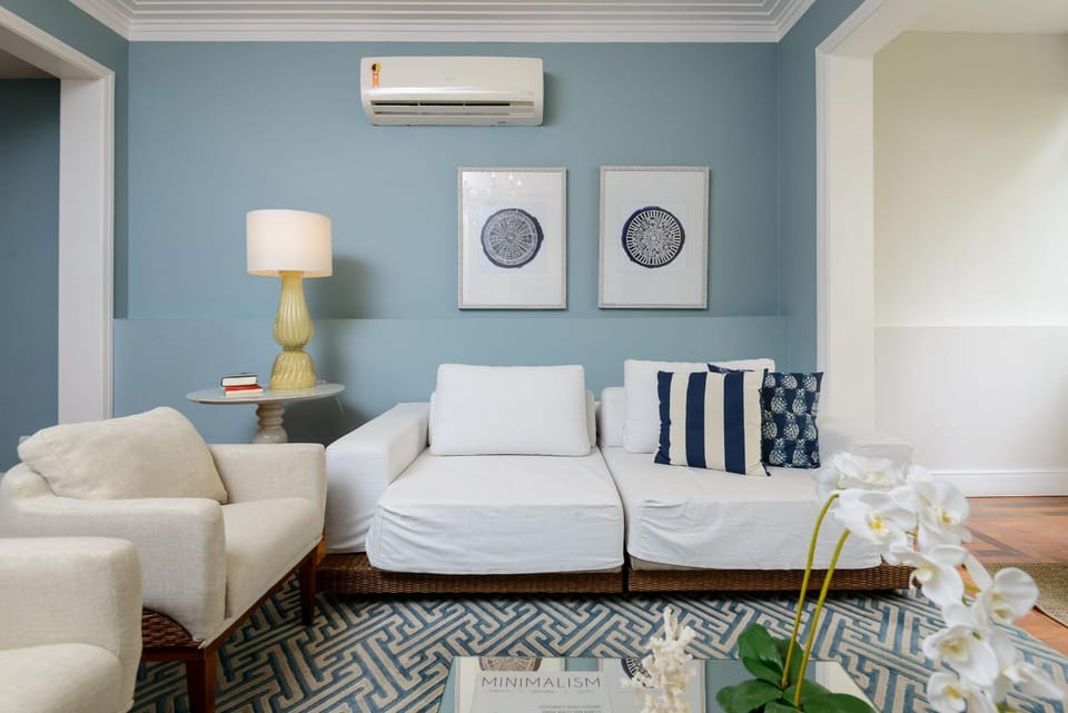 3 BDRs, 2 minutes from Copacabana Beach | JN 43/42 Apartment in Rio de Janeiro