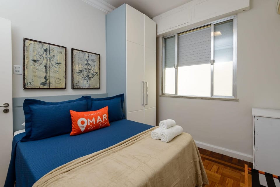 3 BDRs, 2 minutes from Copacabana Beach | JN 43/42 Apartment in Rio de Janeiro