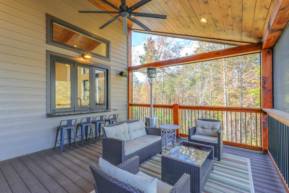 Dock + Game Room: Luxe Retreat on Rhodhiss Lake! House in Caldwell