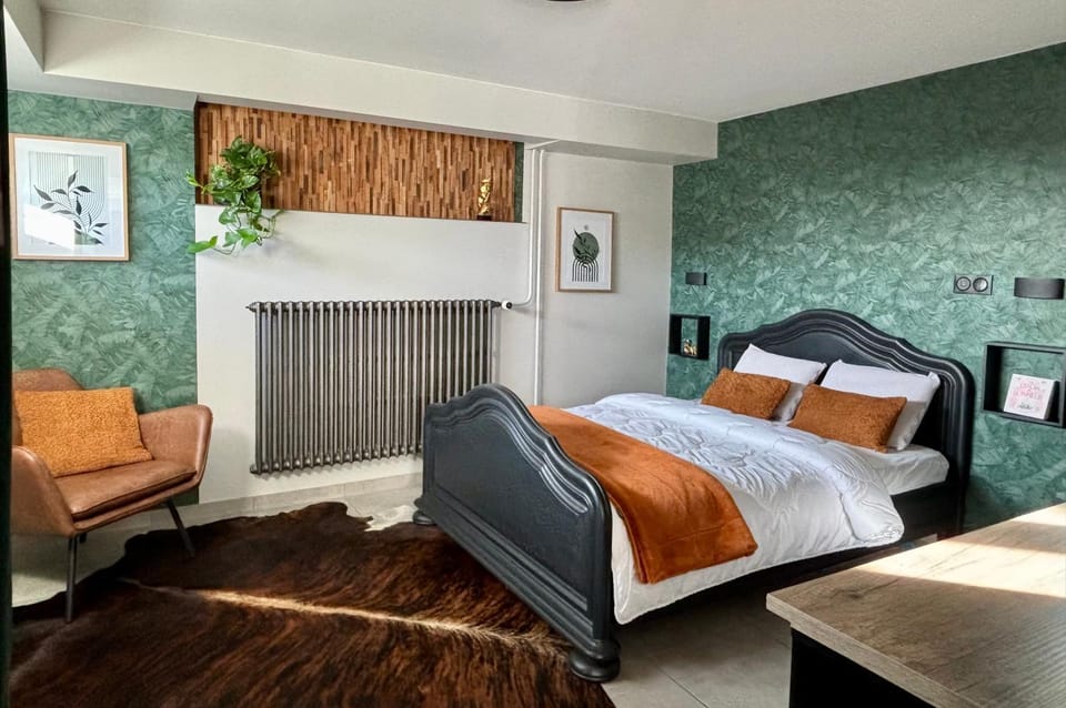 Bed, Bedroom