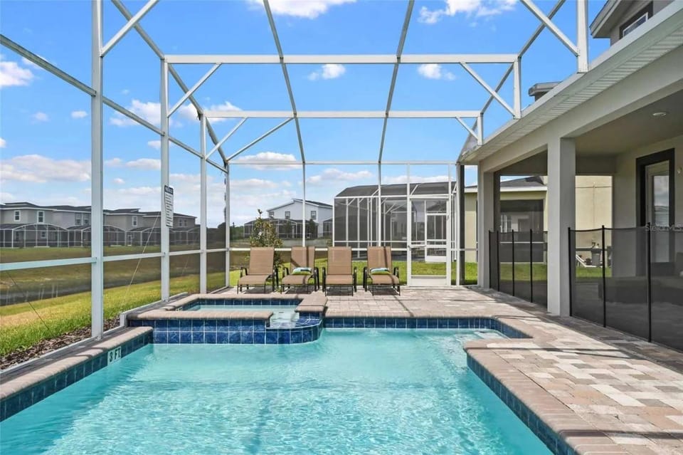Patio, Pool view, Swimming pool, sunbed