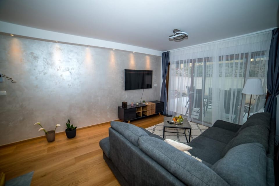 Communal lounge/ TV room, TV and multimedia, Living room, Seating area