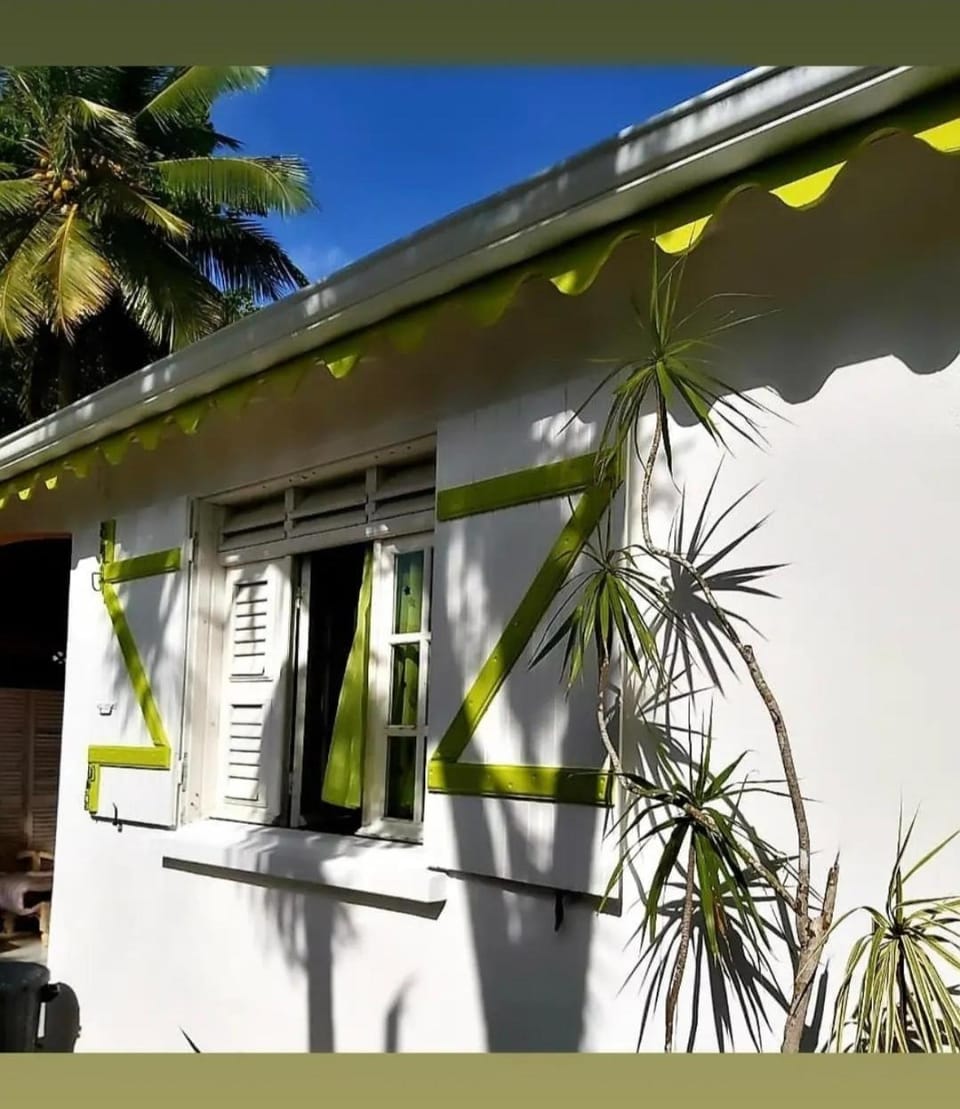 Résidence Fleur de Café Apartment in Leeward Islands