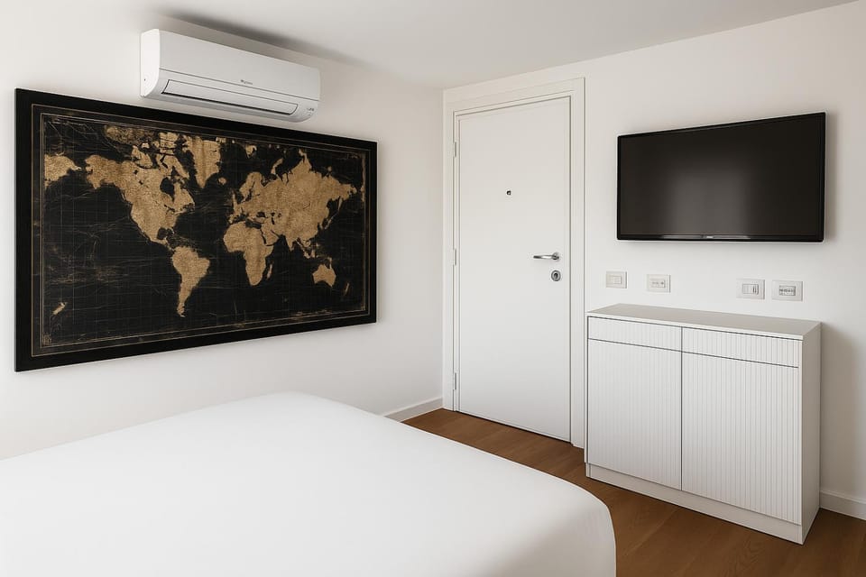 Bed, TV and multimedia, Photo of the whole room, Bedroom, wardrobe