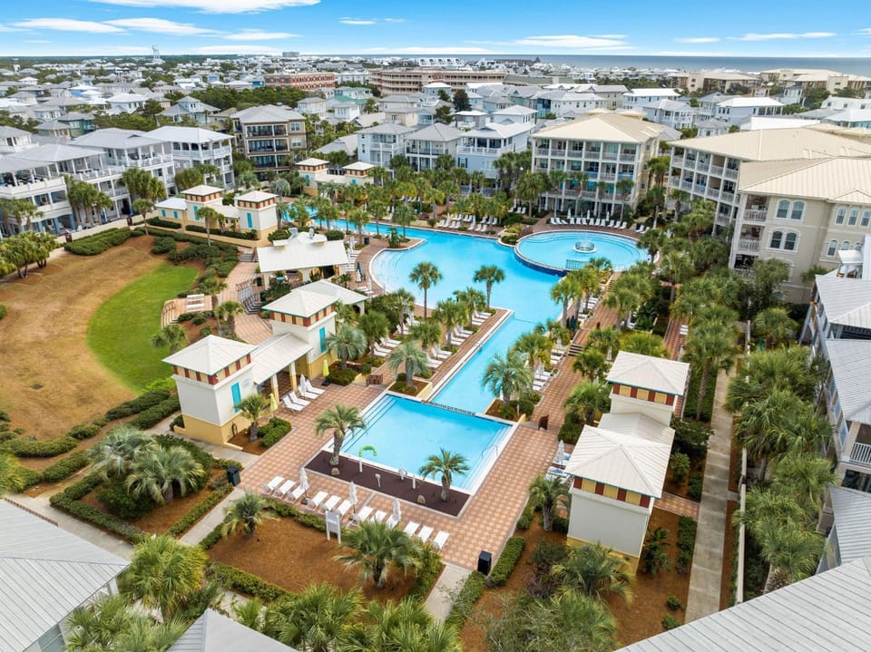 Tram-on-Time Carriage House by 30A Escapes Bed and Breakfast in Rosemary Beach