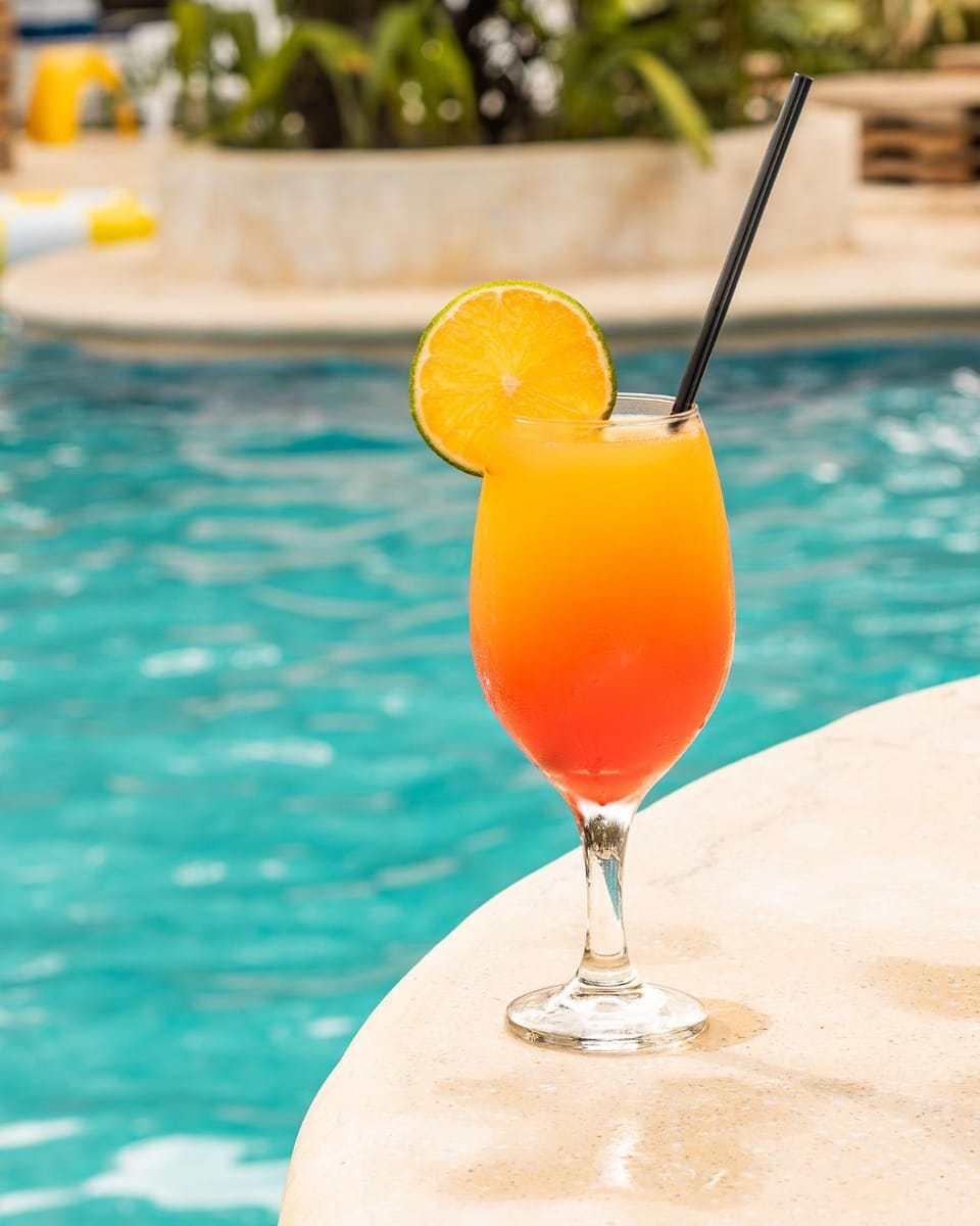 Pool view, Swimming pool, Swimming pool, Drinks