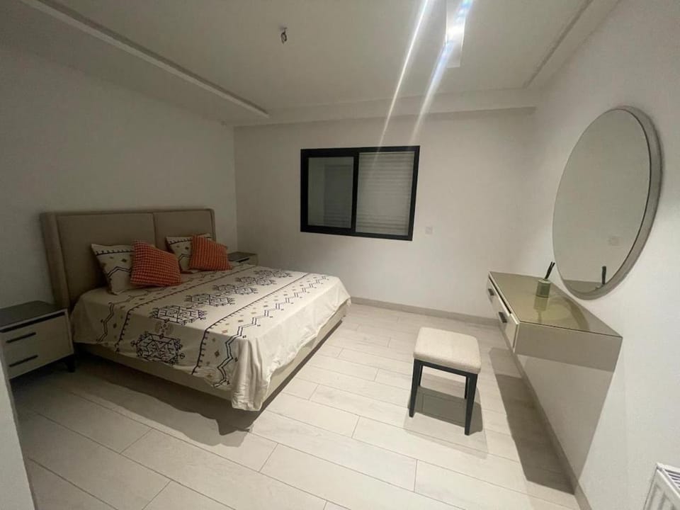 Modern apartment with pool, Apartment in Mrezga