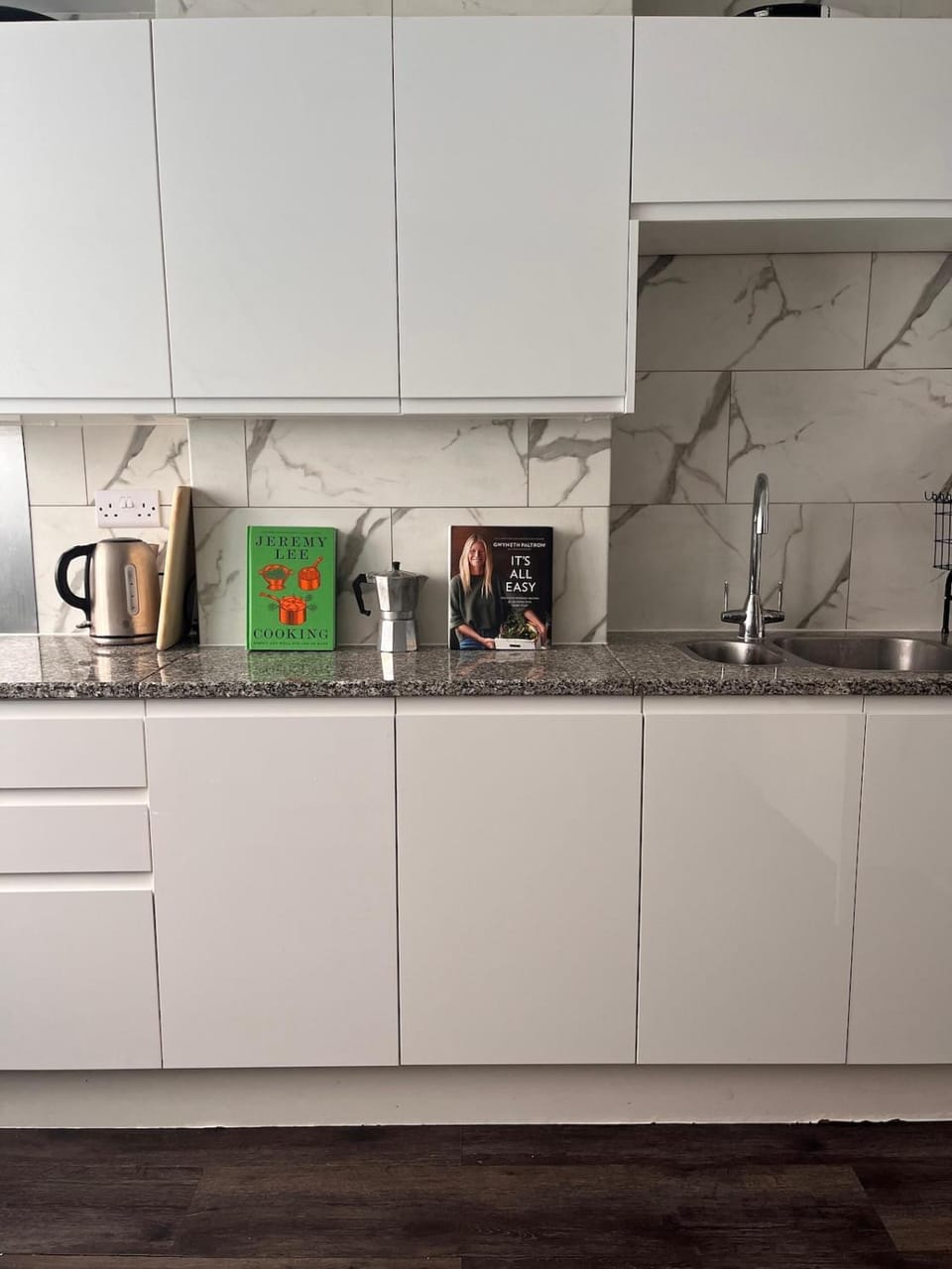 Coffee/tea facilities, Kitchen or kitchenette, kitchen