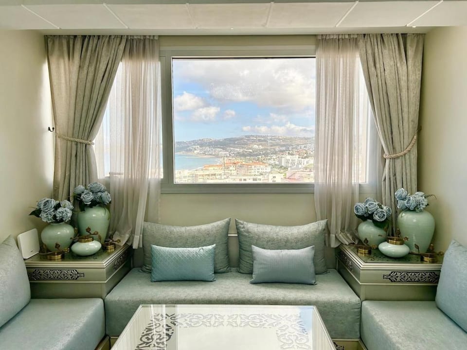 Living room, Sea view