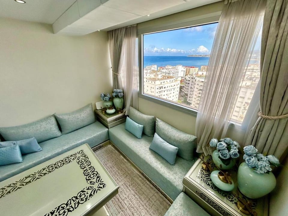 Living room, Sea view