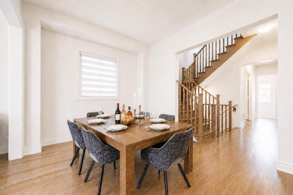 Seating area, Dining area