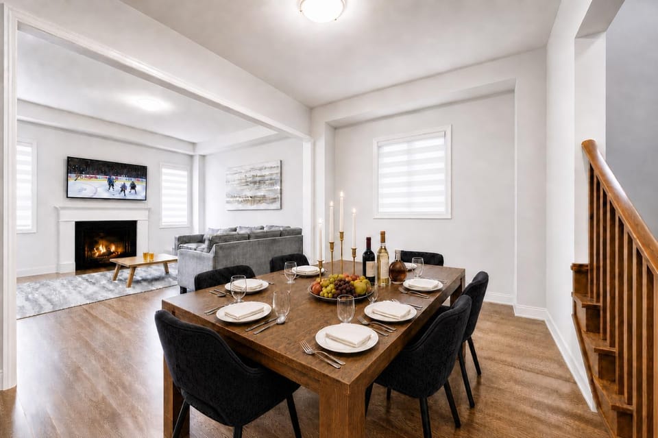 Very Modern New Luxury House in RichmondHill Apartment in Richmond Hill