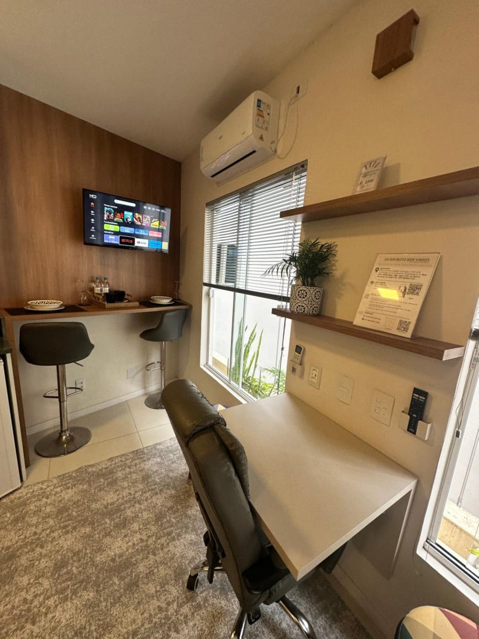 Communal lounge/ TV room
