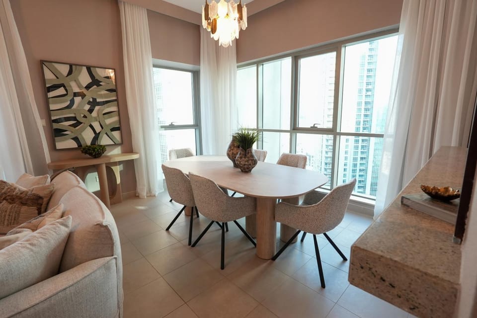 Dining area, Food