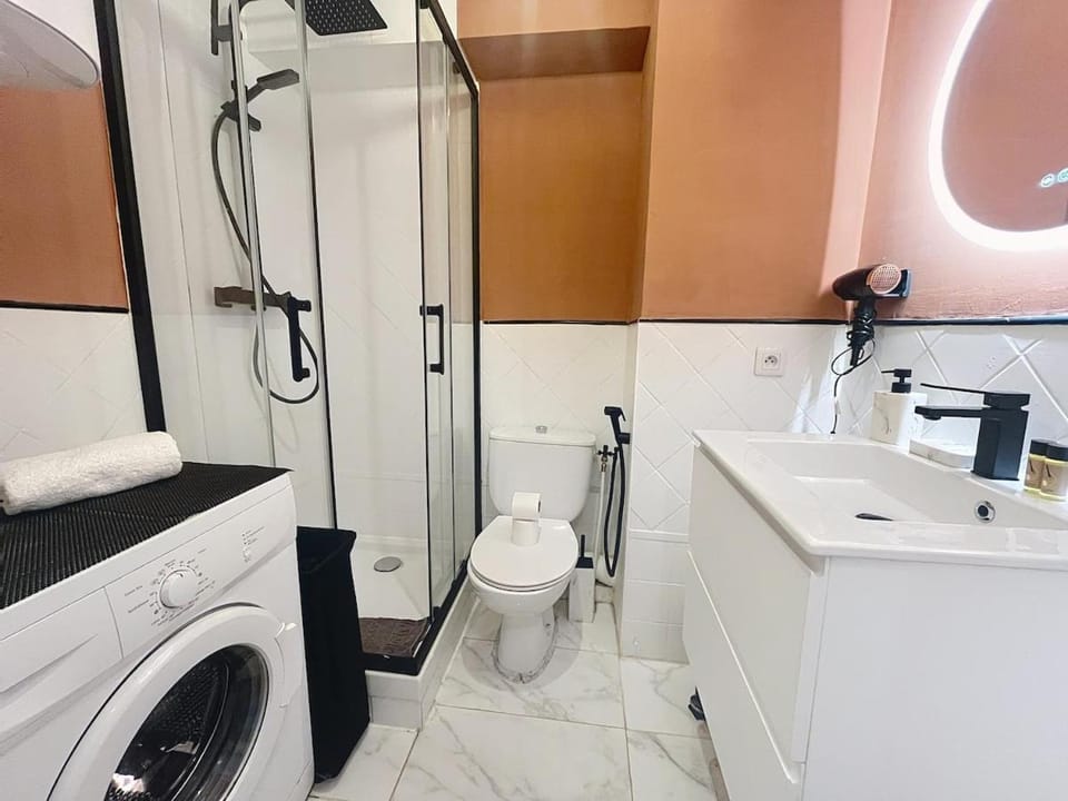 Sunny studio on a high floor with terrace Apartment in Nice